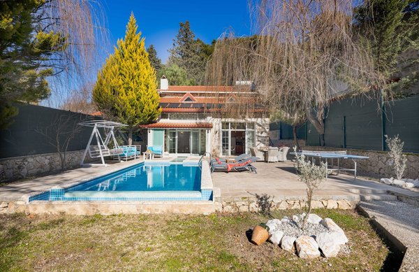 Quelle est la profondeur optimale pour une piscine dédiée à la thérapie par l'eau froide ?